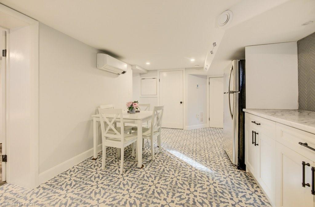 604 Guelph Street, Kitchener, ON - Indoor