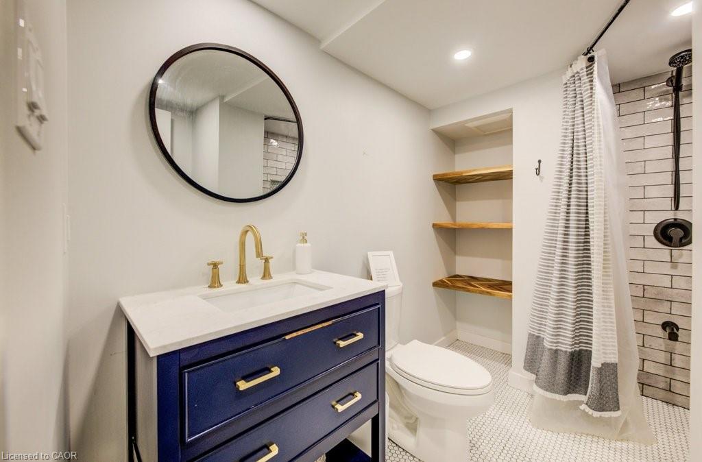 604 Guelph Street, Kitchener, ON - Indoor Photo Showing Bathroom