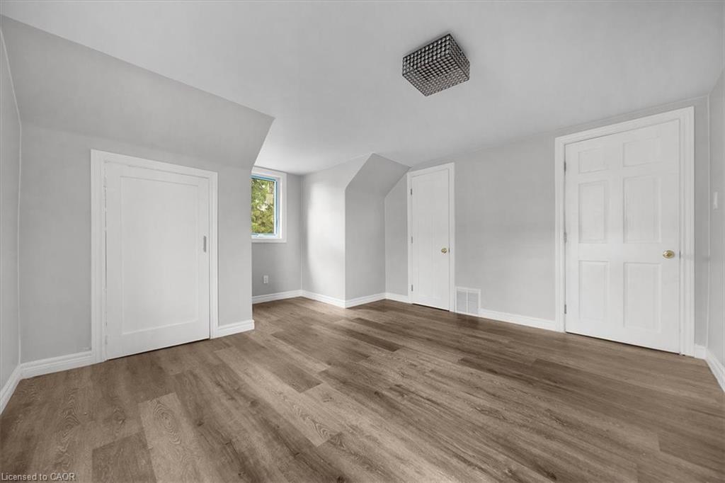 687 Upper James Street, Hamilton, ON - Indoor Photo Showing Other Room