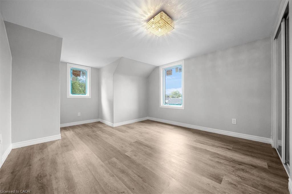 687 Upper James Street, Hamilton, ON - Indoor Photo Showing Other Room