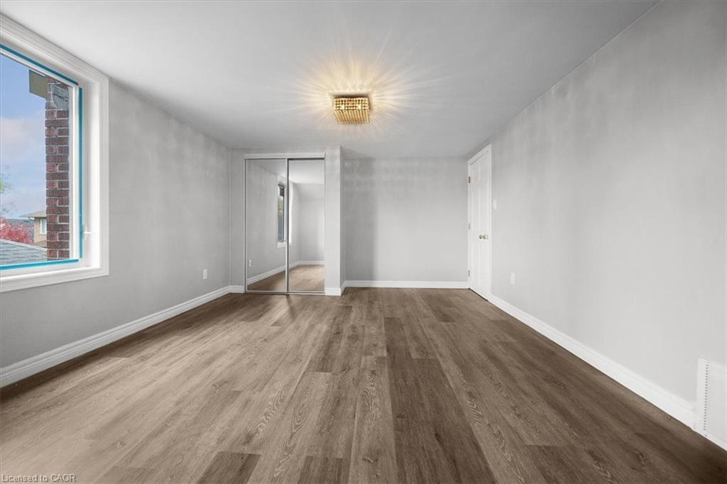 687 Upper James Street, Hamilton, ON - Indoor Photo Showing Other Room