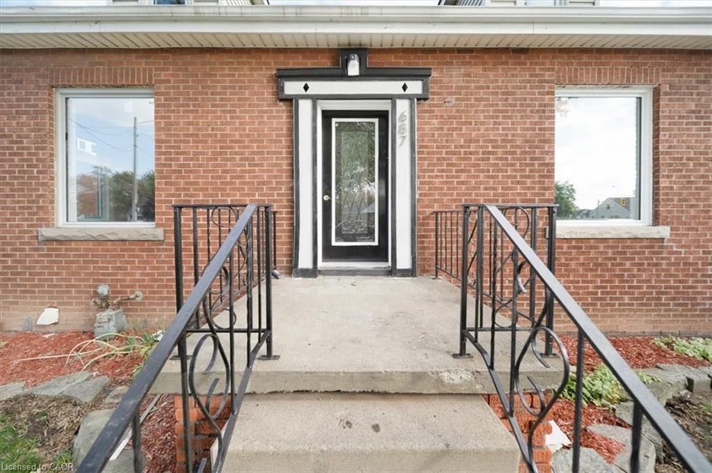 687 Upper James Street, Hamilton, ON - Outdoor With Exterior