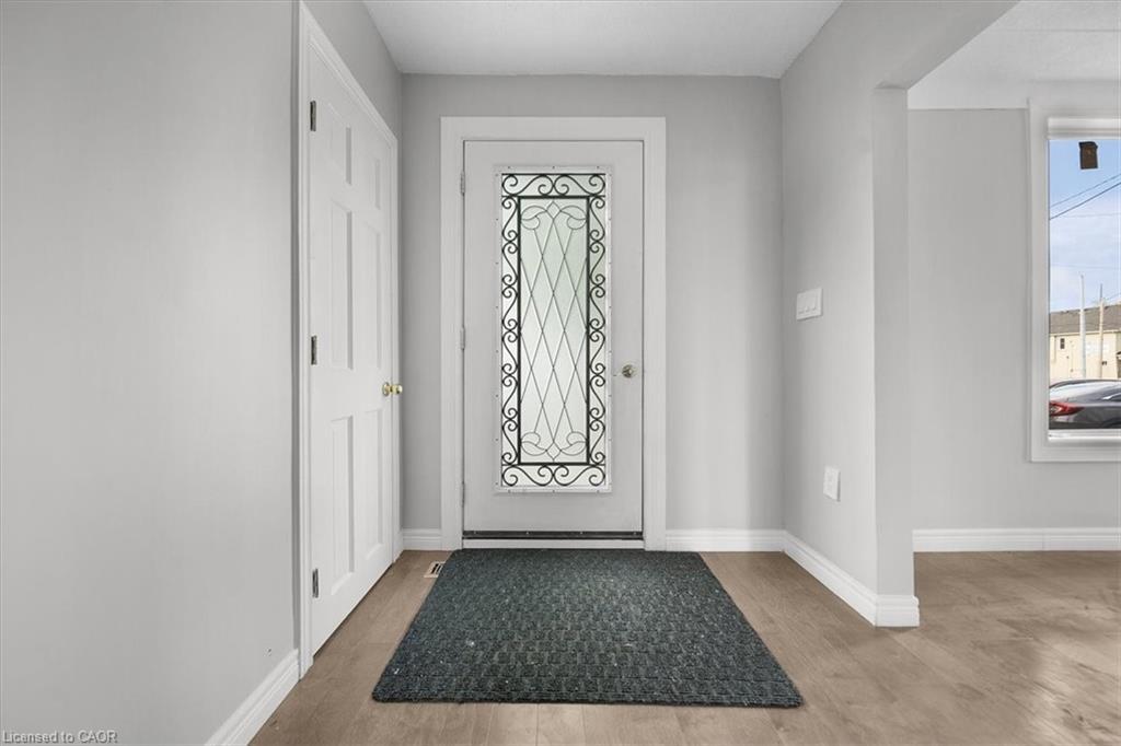 687 Upper James Street, Hamilton, ON - Indoor Photo Showing Other Room