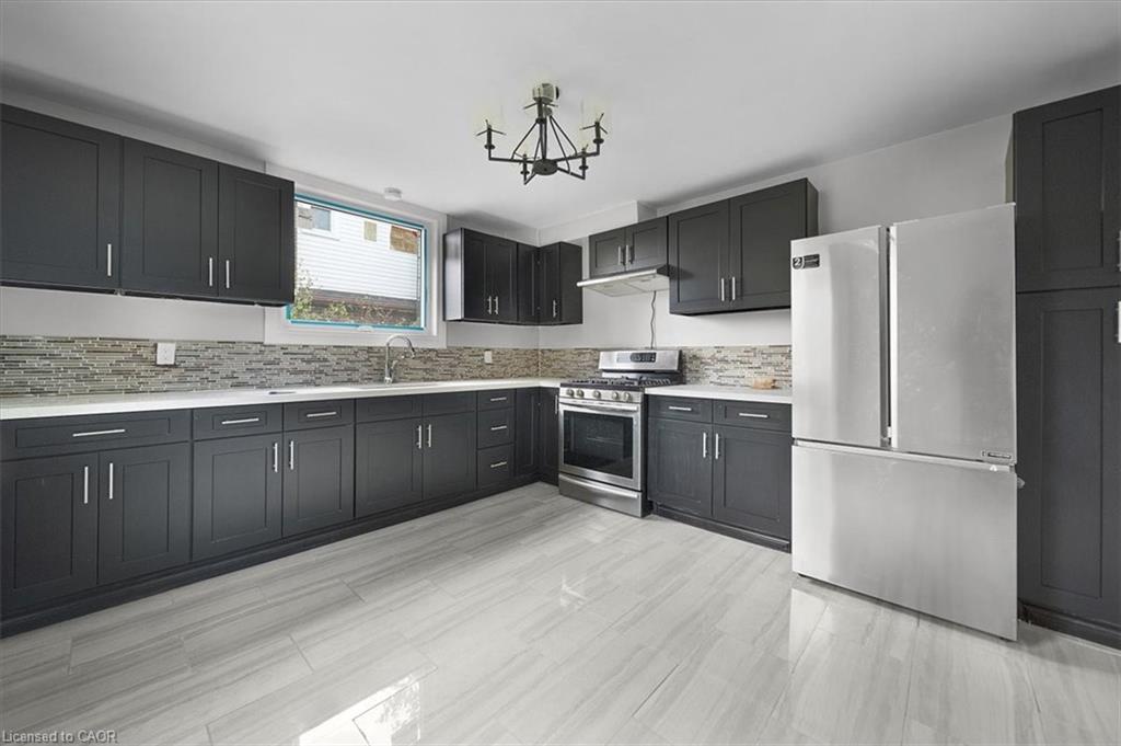 687 Upper James Street, Hamilton, ON - Indoor Photo Showing Kitchen