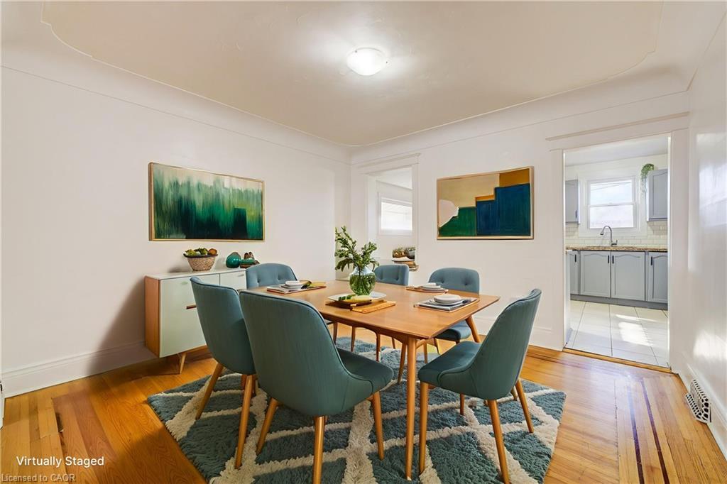125 Melrose Avenue N, Hamilton, ON - Indoor Photo Showing Dining Room