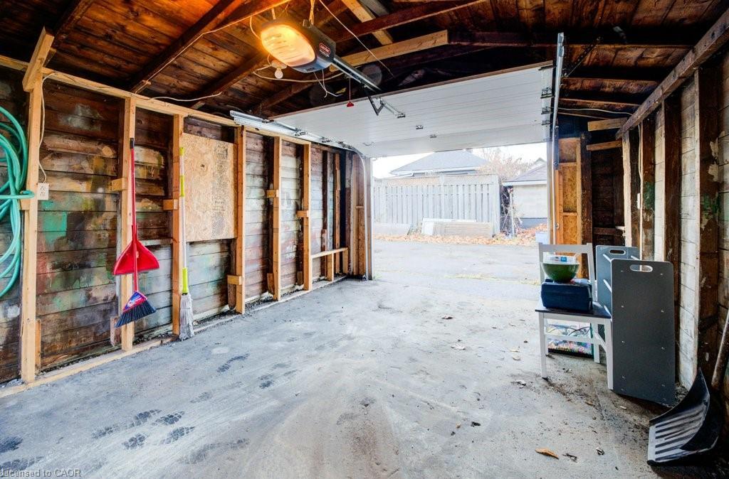 125 Melrose Avenue N, Hamilton, ON - Indoor Photo Showing Basement