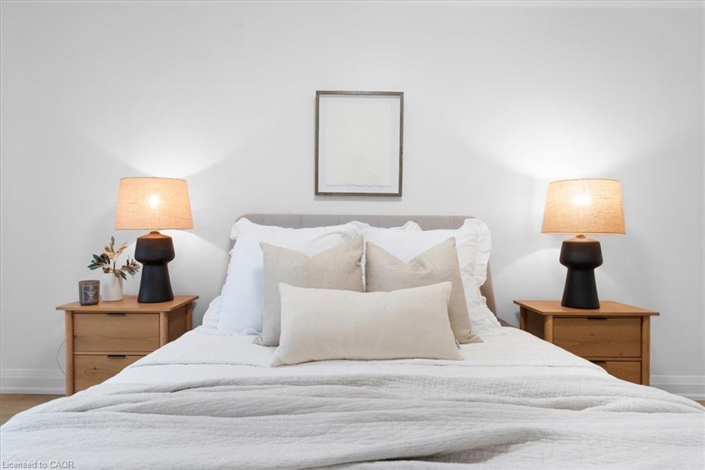 15 Mellenby Street, Hamilton, ON - Indoor Photo Showing Bedroom