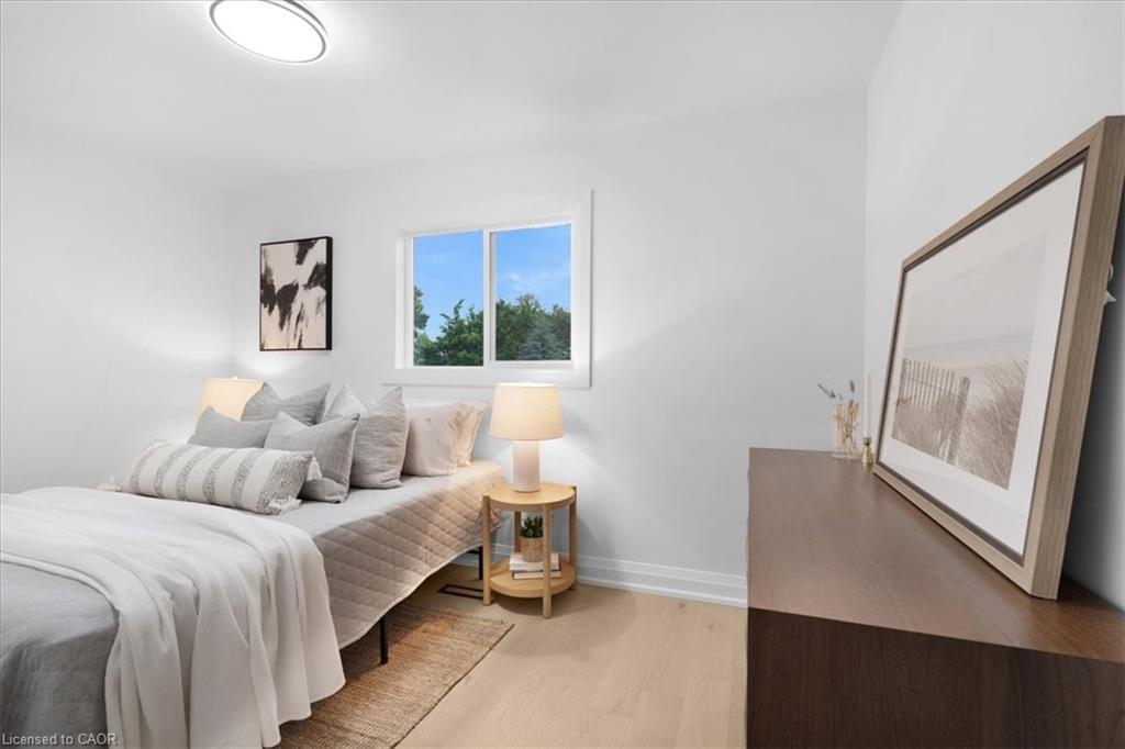 15 Mellenby Street, Hamilton, ON - Indoor Photo Showing Bedroom