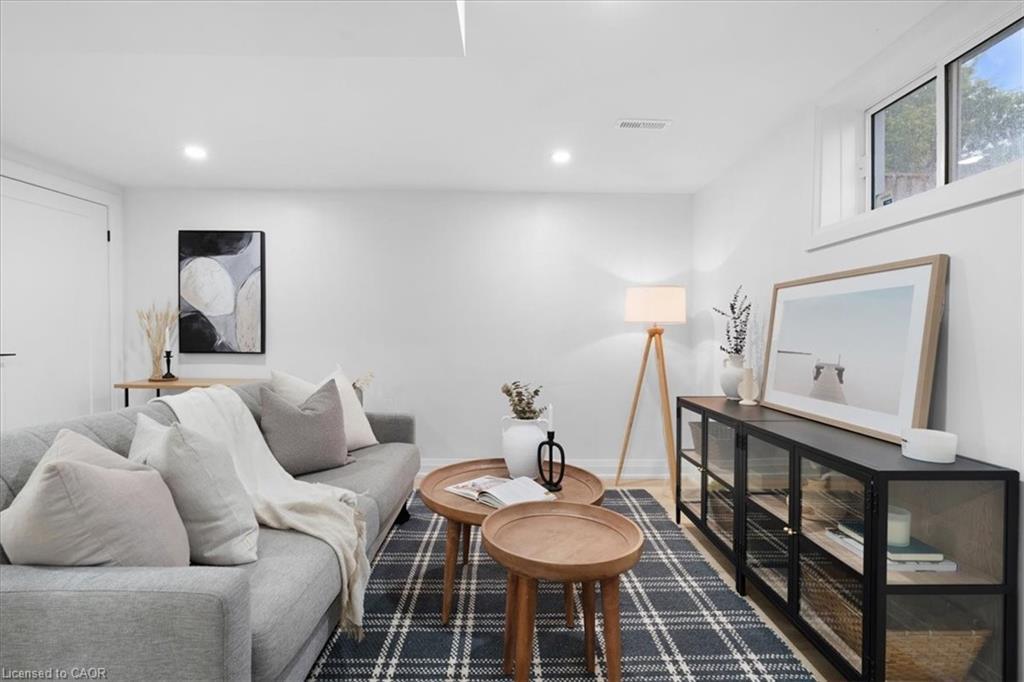 15 Mellenby Street, Hamilton, ON - Indoor