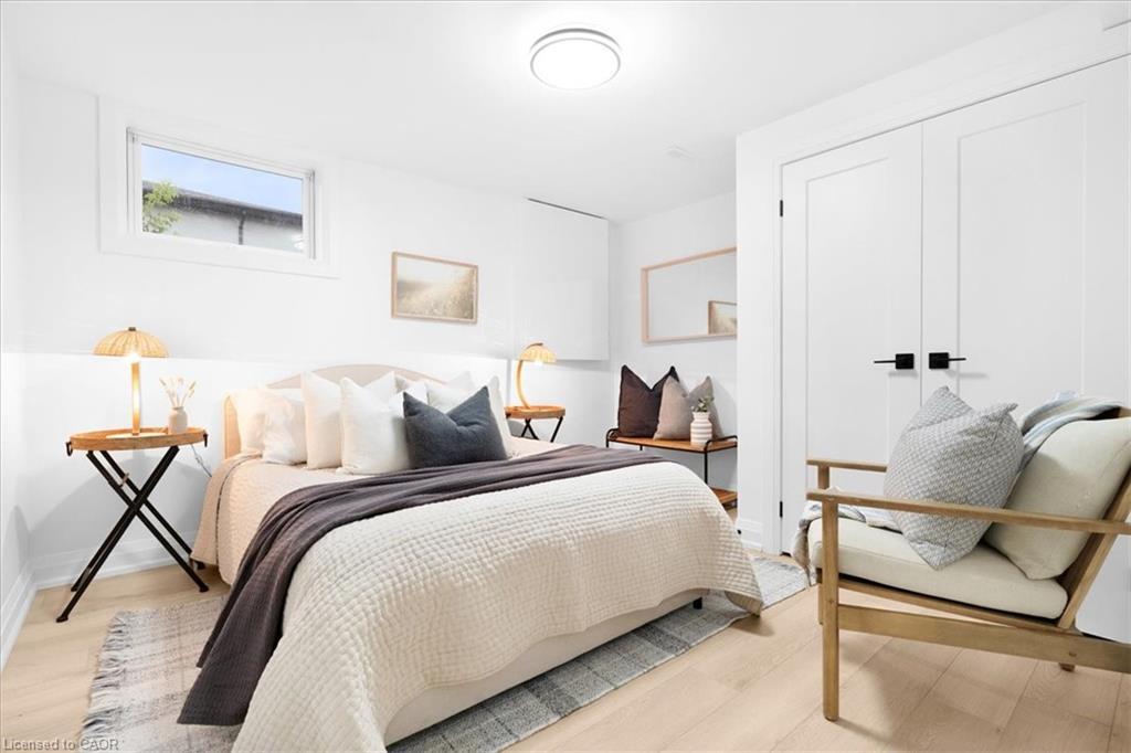 15 Mellenby Street, Hamilton, ON - Indoor Photo Showing Bedroom