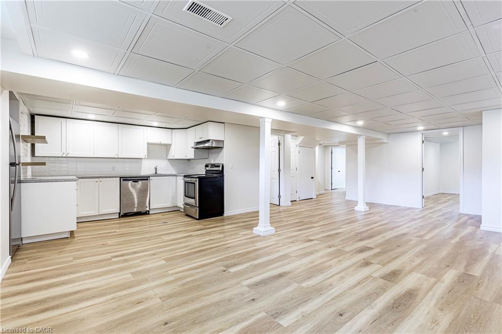 20 Burfield Avenue, Hamilton, ON - Indoor Photo Showing Kitchen