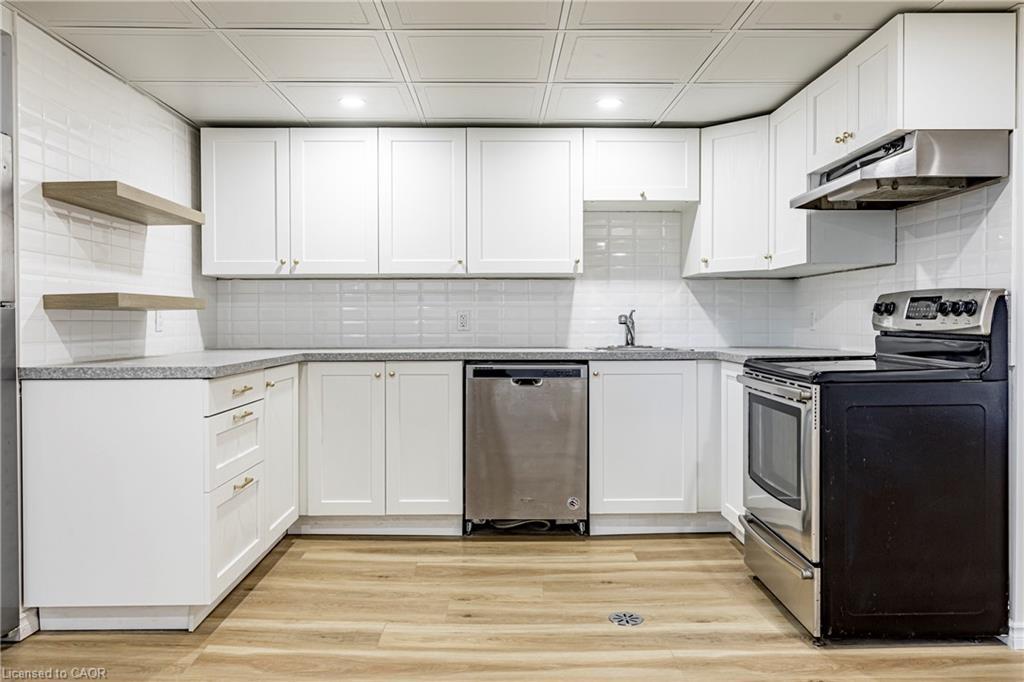 20 Burfield Avenue, Hamilton, ON - Indoor Photo Showing Kitchen