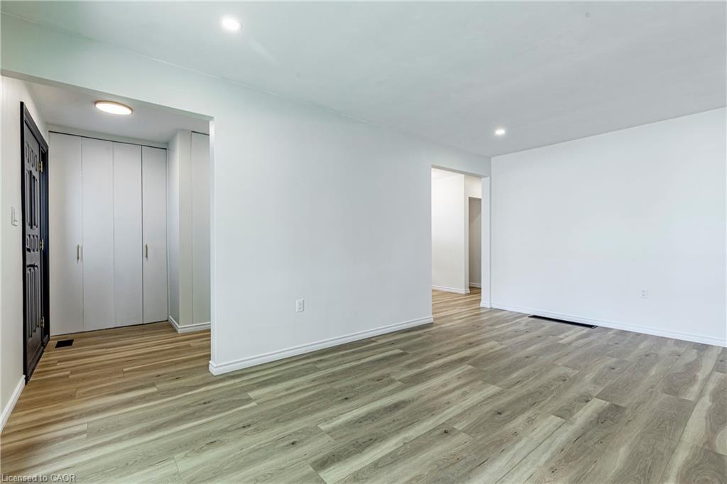 20 Burfield Avenue, Hamilton, ON - Indoor Photo Showing Other Room