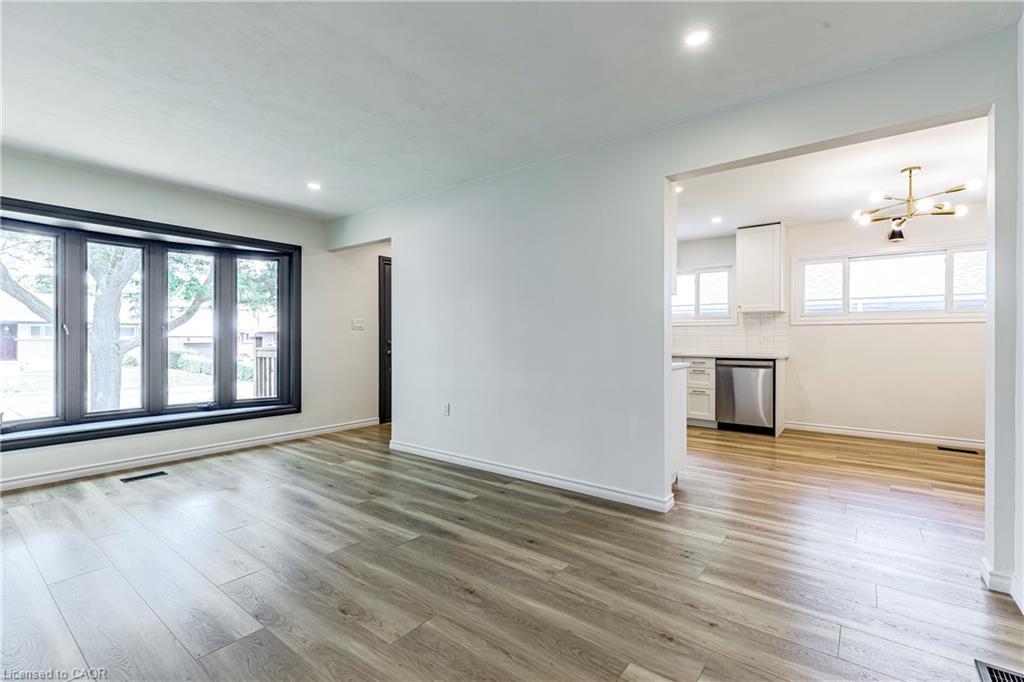 20 Burfield Avenue, Hamilton, ON - Indoor Photo Showing Other Room