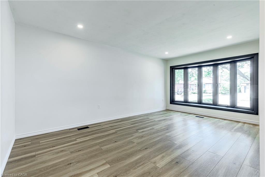 20 Burfield Avenue, Hamilton, ON - Indoor Photo Showing Other Room