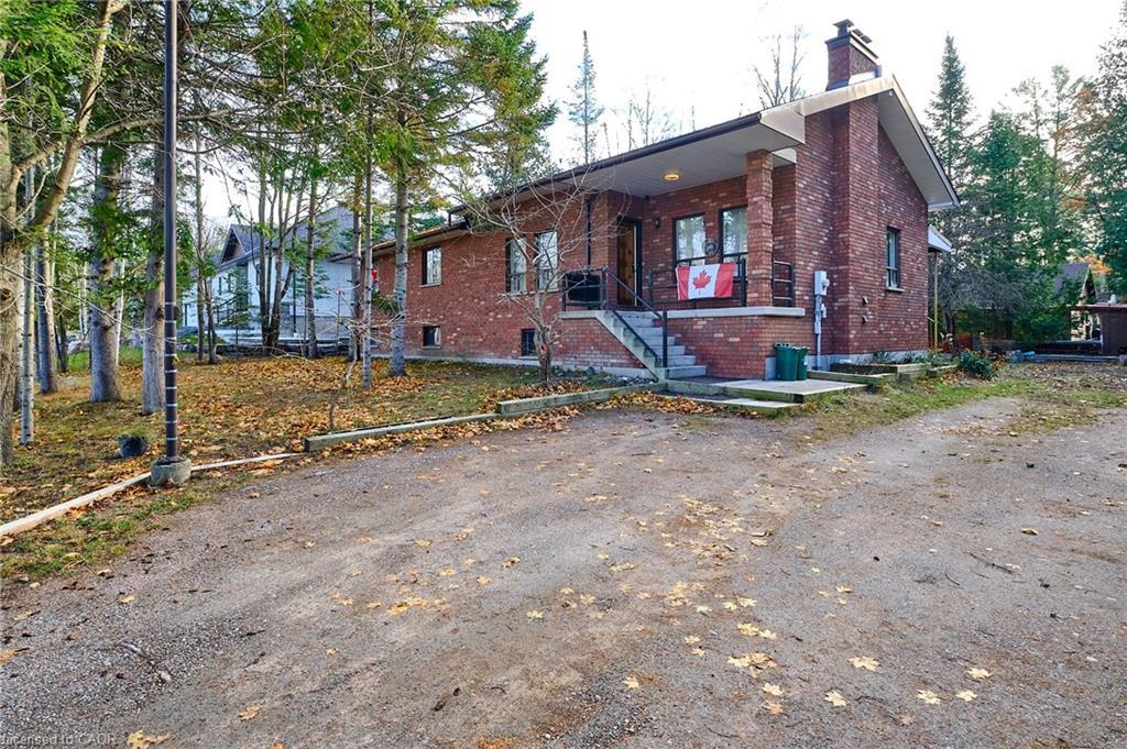 13 Balsam Avenue, Woodland Beach, ON - Outdoor