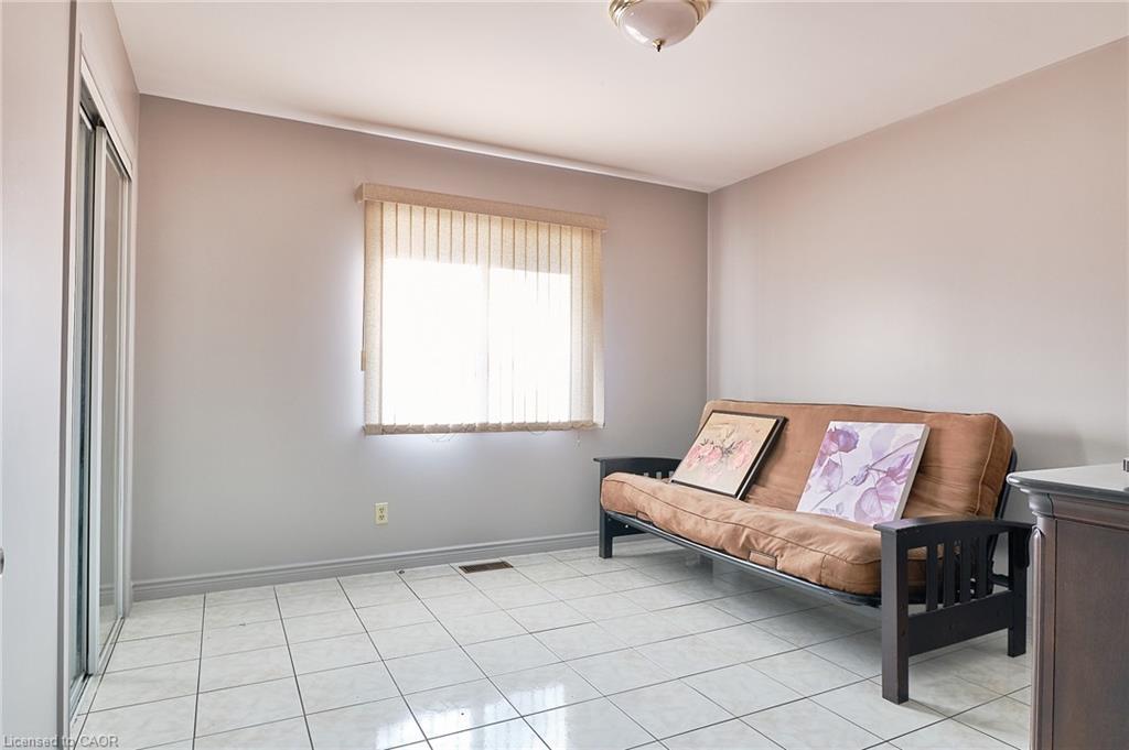 13 Balsam Avenue, Woodland Beach, ON - Indoor