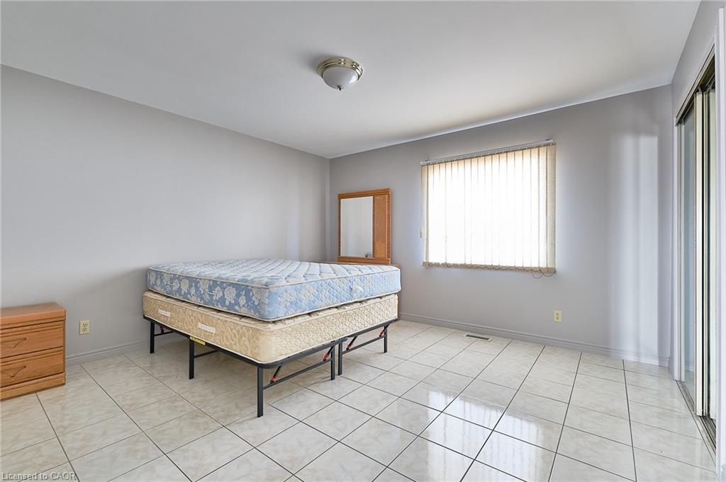 13 Balsam Avenue, Woodland Beach, ON - Indoor Photo Showing Bedroom