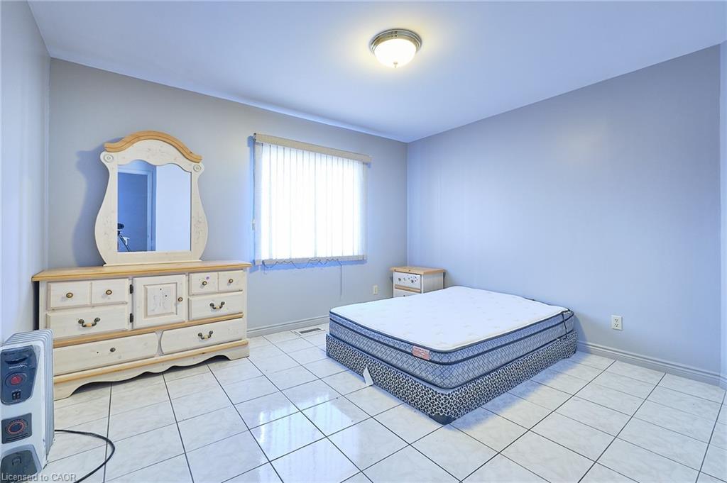 13 Balsam Avenue, Woodland Beach, ON - Indoor