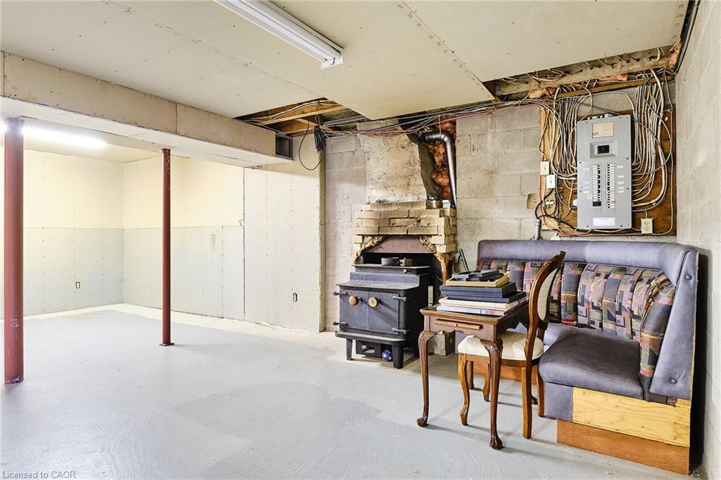 13 Balsam Avenue, Woodland Beach, ON - Indoor Photo Showing Basement