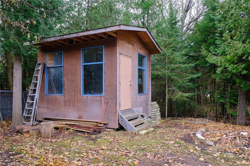 13 Balsam Avenue, Woodland Beach, ON - Outdoor