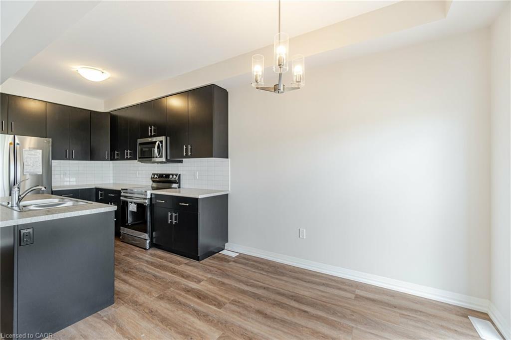 7310 Marvel Drive, Niagara Falls, ON - Indoor Photo Showing Kitchen