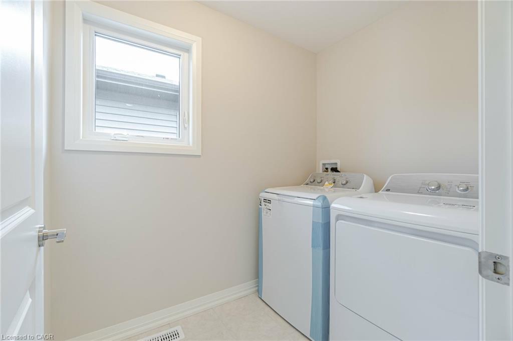 7310 Marvel Drive, Niagara Falls, ON - Indoor Photo Showing Laundry Room