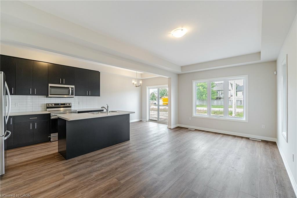 7310 Marvel Drive, Niagara Falls, ON - Indoor Photo Showing Kitchen With Stainless Steel Kitchen