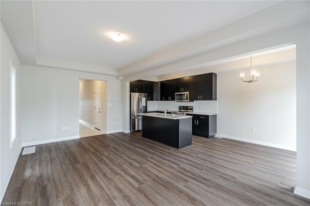 7310 Marvel Drive, Niagara Falls, ON - Indoor Photo Showing Kitchen