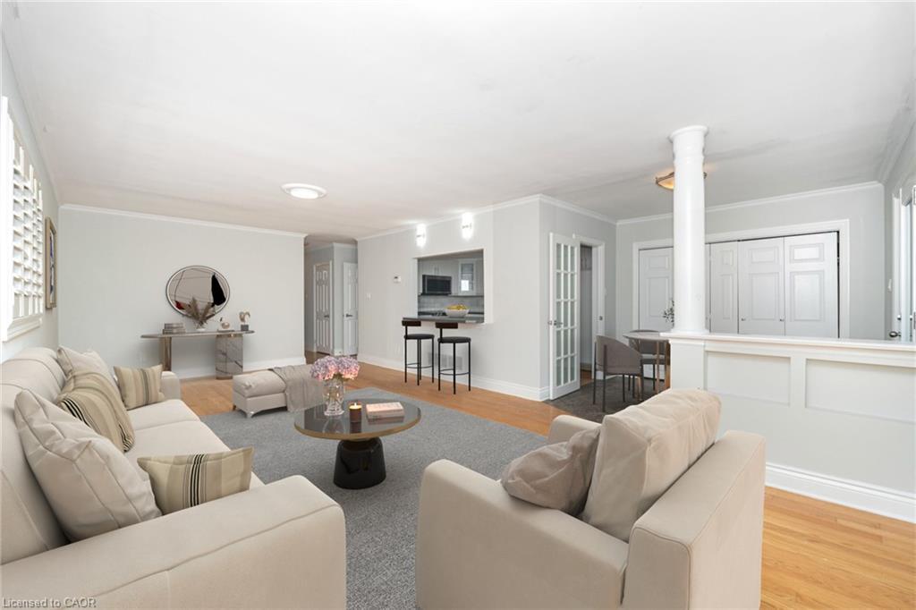 3018 Dalehurst Drive, Mississauga, ON - Indoor Photo Showing Living Room