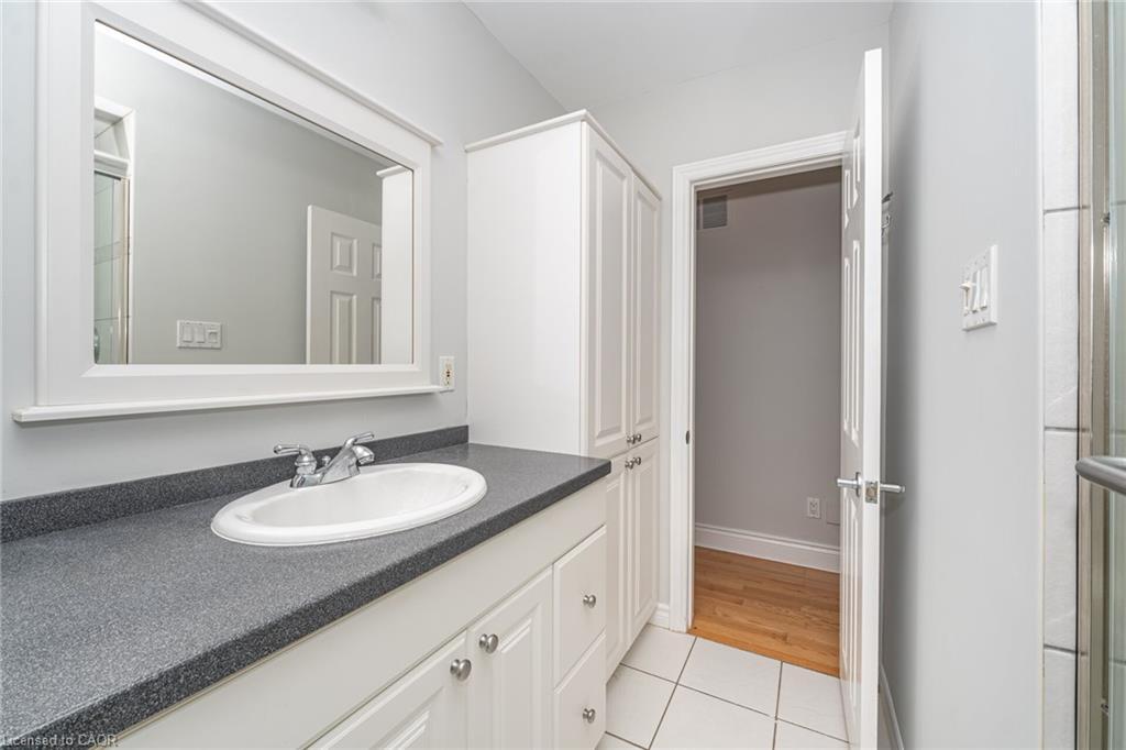 3018 Dalehurst Drive, Mississauga, ON - Indoor Photo Showing Bathroom