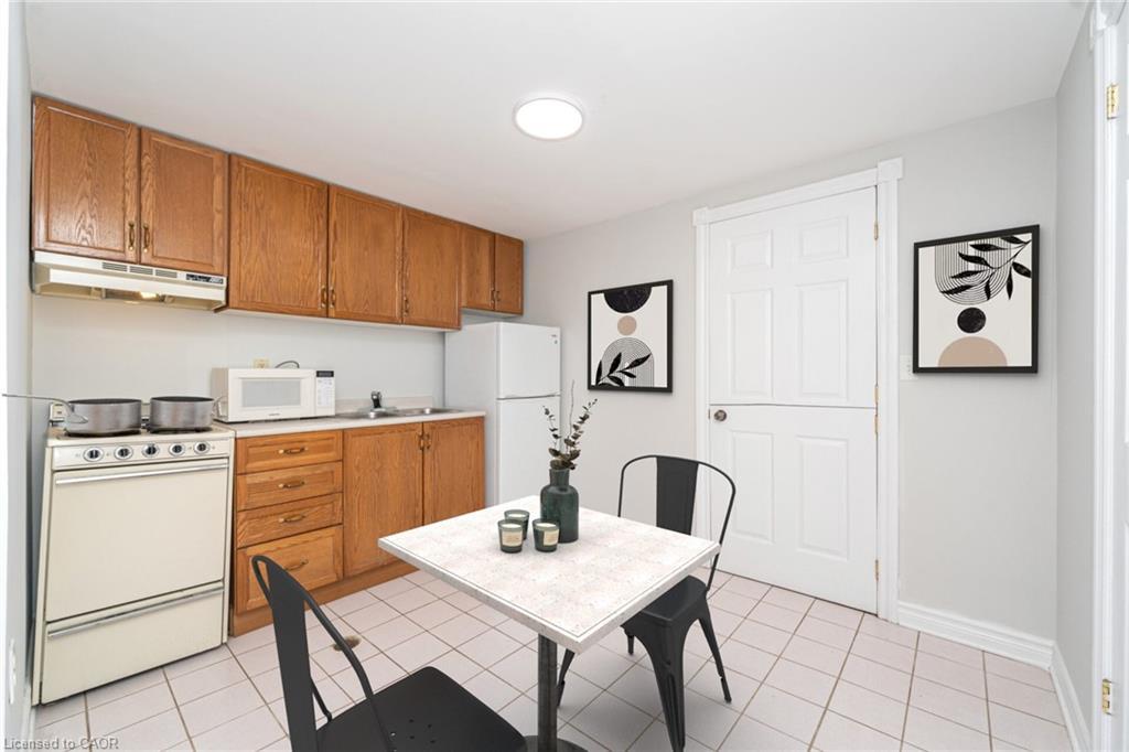 3018 Dalehurst Drive, Mississauga, ON - Indoor Photo Showing Kitchen With Double Sink