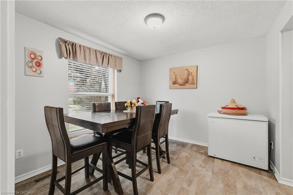 69-539 Willow Road, Guelph, ON - Indoor Photo Showing Dining Room