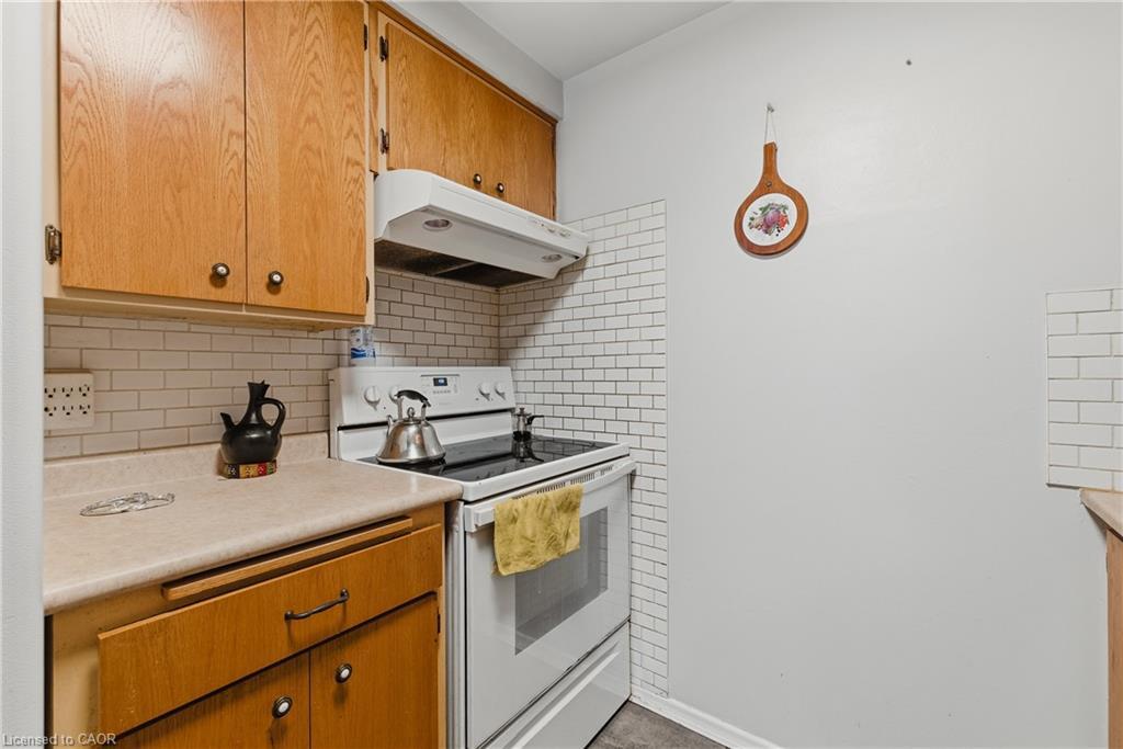69-539 Willow Road, Guelph, ON - Indoor Photo Showing Kitchen