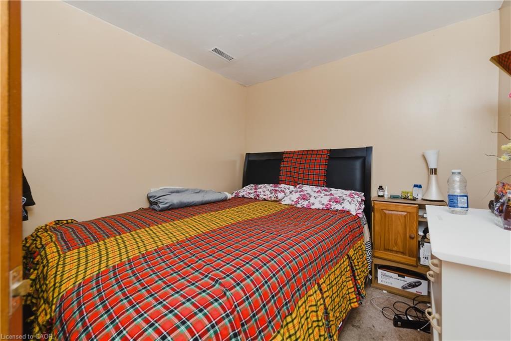 69-539 Willow Road, Guelph, ON - Indoor Photo Showing Bedroom