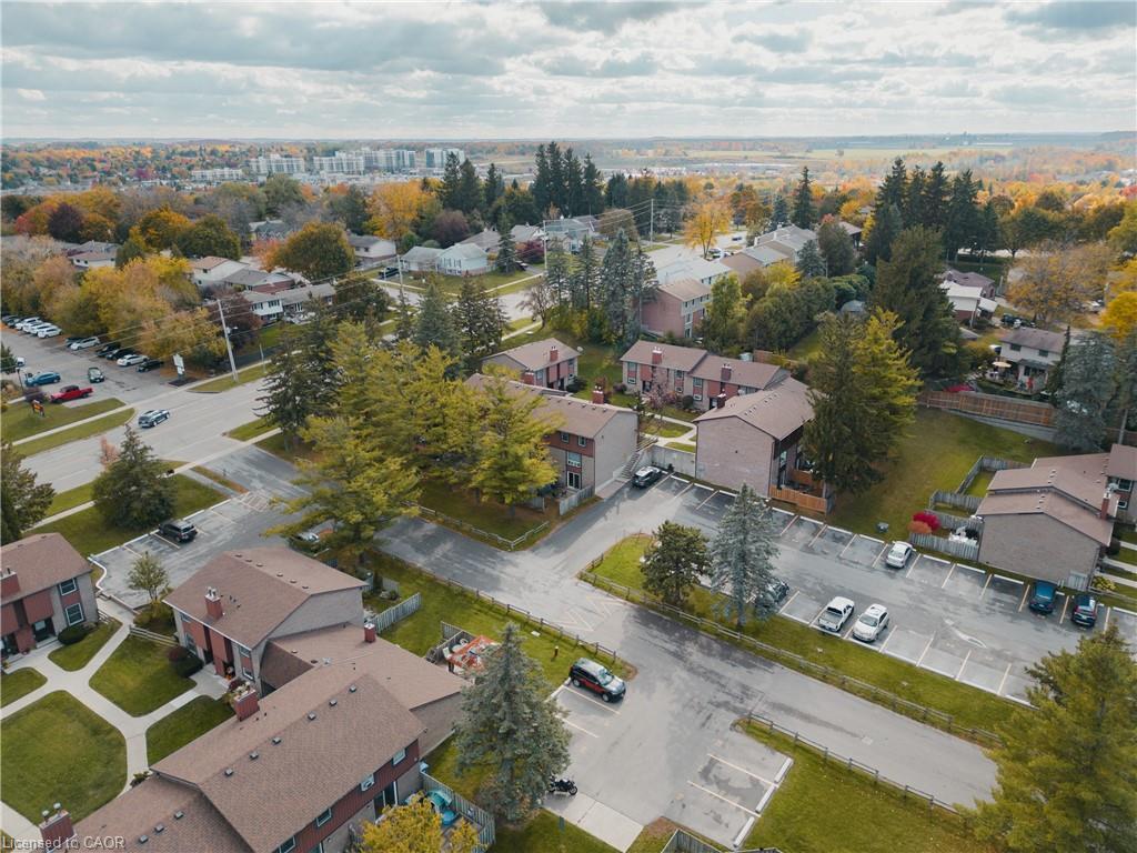 69-539 Willow Road, Guelph, ON - Outdoor With View