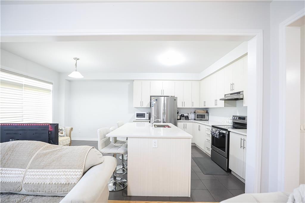 125 Silverwood Crescent, Woodstock, ON - Indoor Photo Showing Kitchen