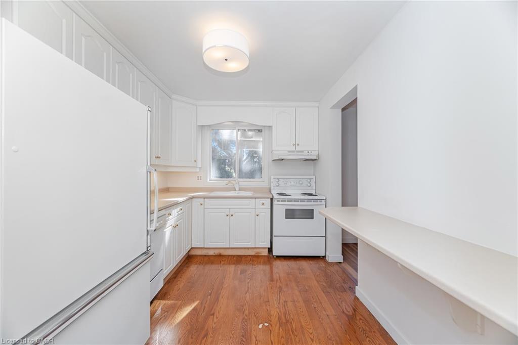 21 Horning Drive, Hamilton, ON - Indoor Photo Showing Kitchen With Double Sink
