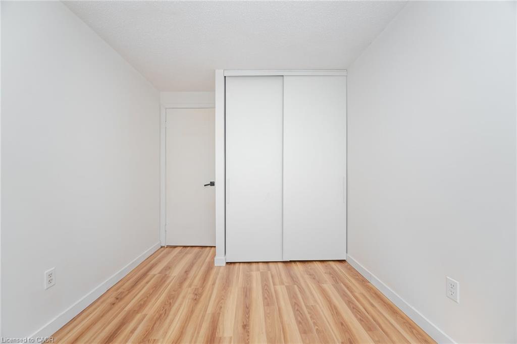 21 Horning Drive, Hamilton, ON - Indoor Photo Showing Other Room