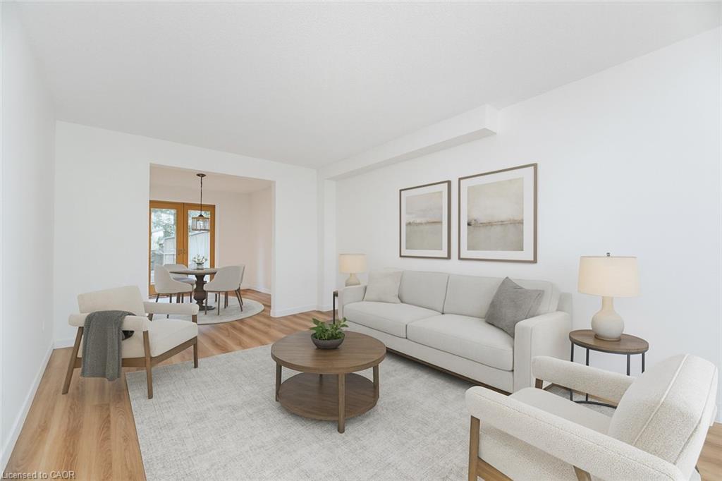 21 Horning Drive, Hamilton, ON - Indoor Photo Showing Living Room