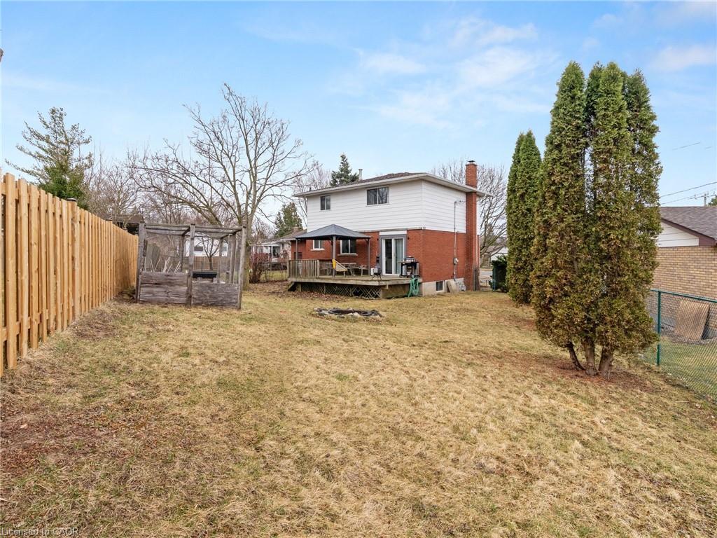 102 Dundee Drive, Caledonia, ON - Outdoor