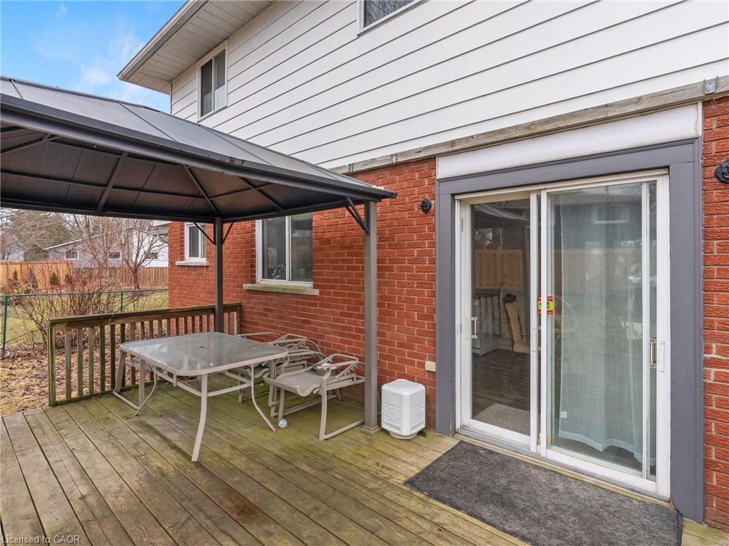 102 Dundee Drive, Caledonia, ON - Outdoor With Deck Patio Veranda With Exterior