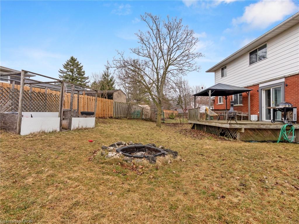 102 Dundee Drive, Caledonia, ON - Outdoor With Deck Patio Veranda