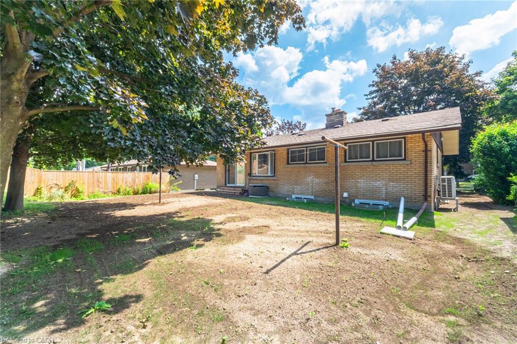 Upper-214 Forest Hill Drive, Kitchener, ON - Outdoor