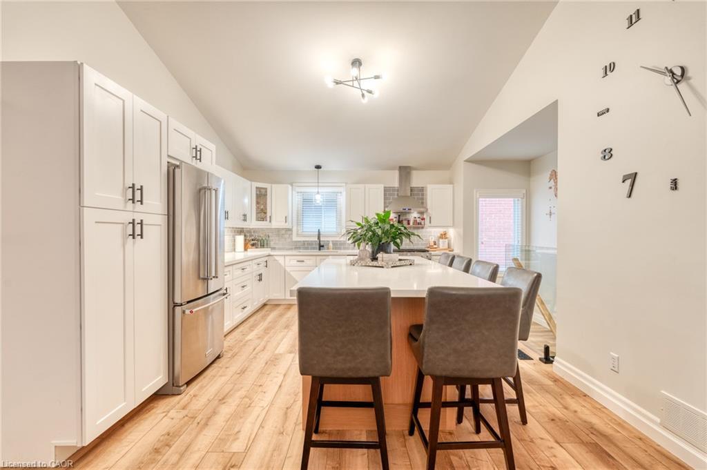 31 Bolzano Court, Hamilton, ON - Indoor