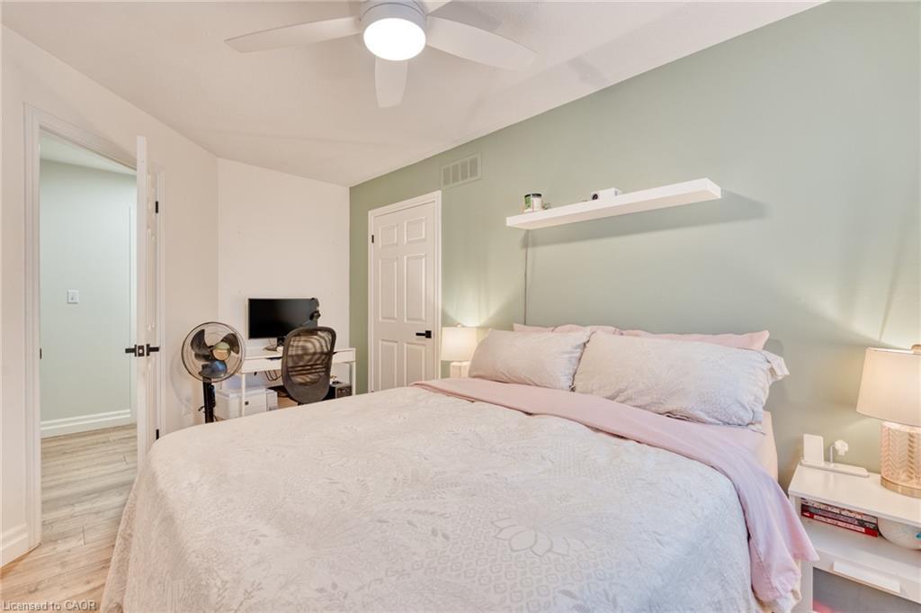 31 Bolzano Court, Hamilton, ON - Indoor Photo Showing Bedroom