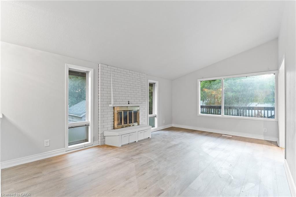 366 Dale Crescent, Waterloo, ON - Indoor Photo Showing Living Room