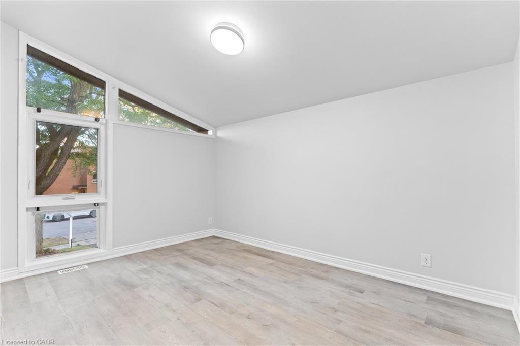 366 Dale Crescent, Waterloo, ON - Indoor Photo Showing Other Room