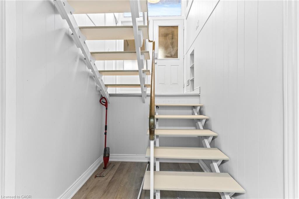 366 Dale Crescent, Waterloo, ON - Indoor Photo Showing Other Room