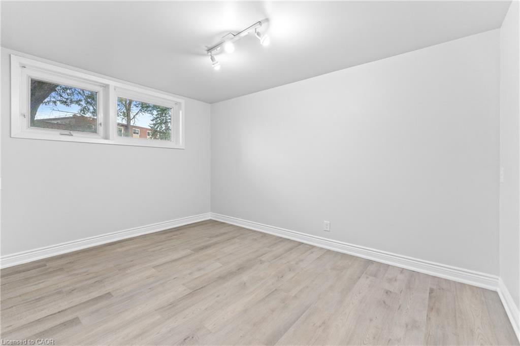 366 Dale Crescent, Waterloo, ON - Indoor Photo Showing Other Room